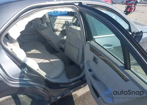 2010 Mercedes-Benz E 350 z USA, uszkodzony, nr VIN WDDHF5GB2AA076357